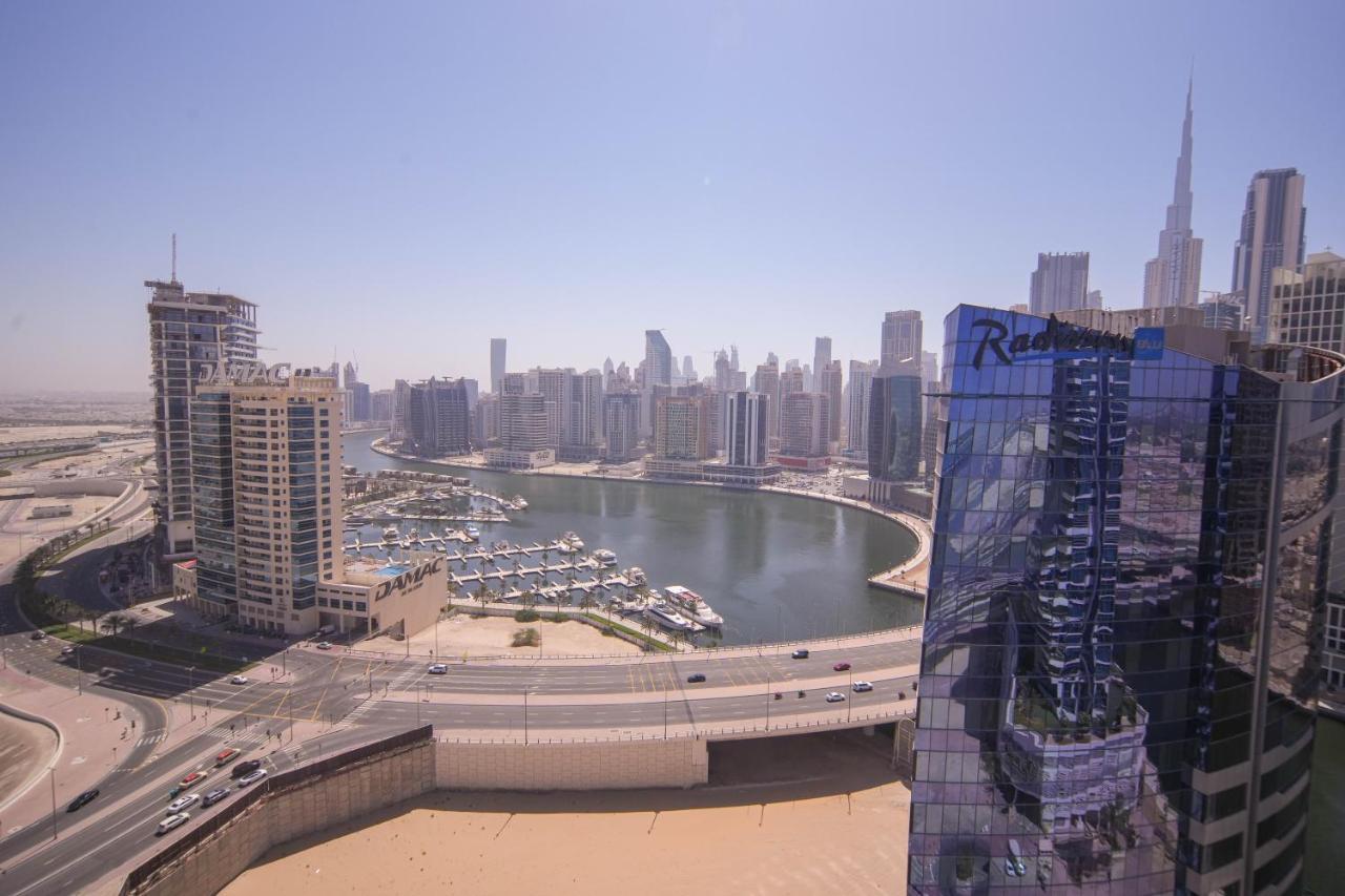 Elegant 2Br View With Rooftop Pool The Bay Dubai Bagian luar foto