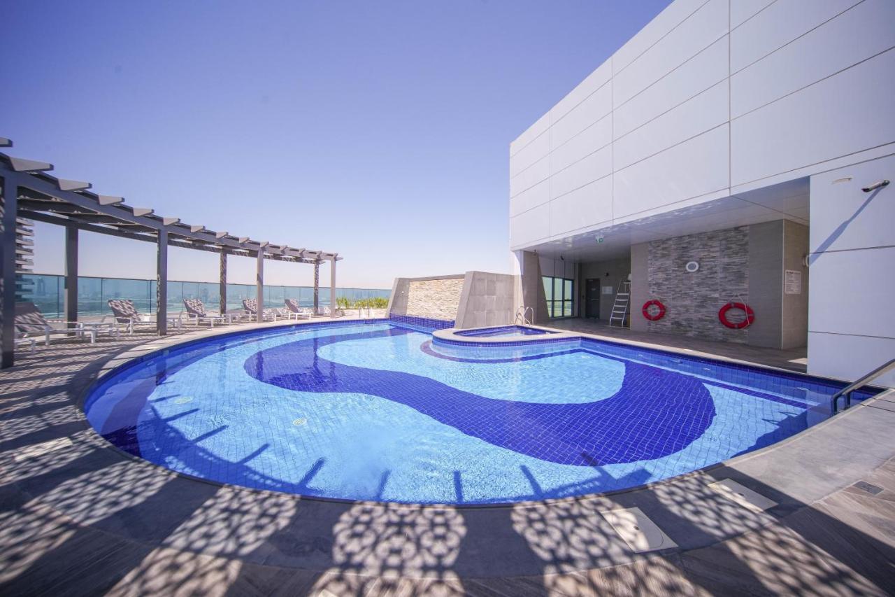 Elegant 2Br View With Rooftop Pool The Bay Dubai Bagian luar foto