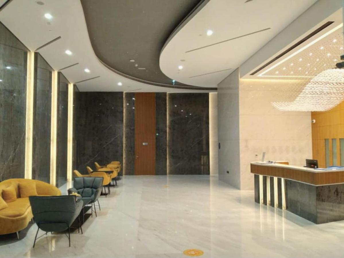 Elegant 2Br View With Rooftop Pool The Bay Dubai Bagian luar foto